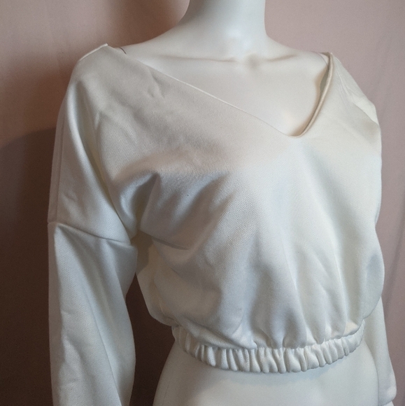 Boohoo V Neck Elastic Hem Cropped White Long Sleeve Pullover Sweatshirt Size 4 - Picture 2 of 5